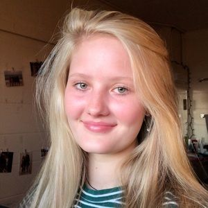 Meet your Posher, Avery